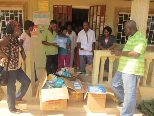 Ebola-Supplies-Delivered6-to-Clinic
